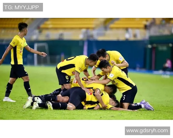 赛后分析:深圳足球队与广州足球队状态对比及未来展望 赛后分析:深圳足球队与广州足球队状态对比及未来展望