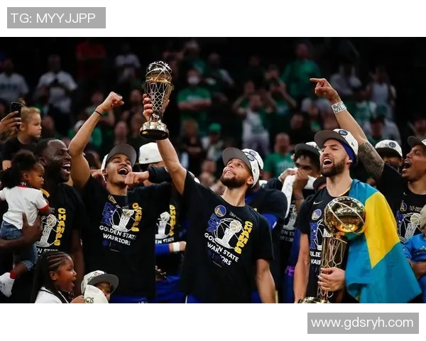 17-18赛季勇士队与快船队激战回顾：巅峰对决与精彩瞬间解析